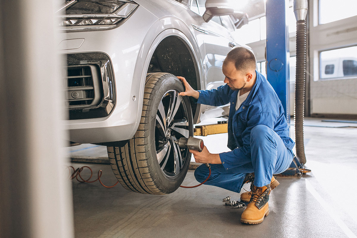 Conoce todo lo que necesitas saber sobre el cuidado de tus neumáticos: cuándo debes cambiarlos, lo que significan las siglas y cómo mantenerlos en buen estado